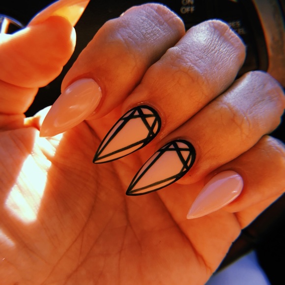 CHEERS, NICE TO MEET YOU 🥂 - Picture 3 of 12